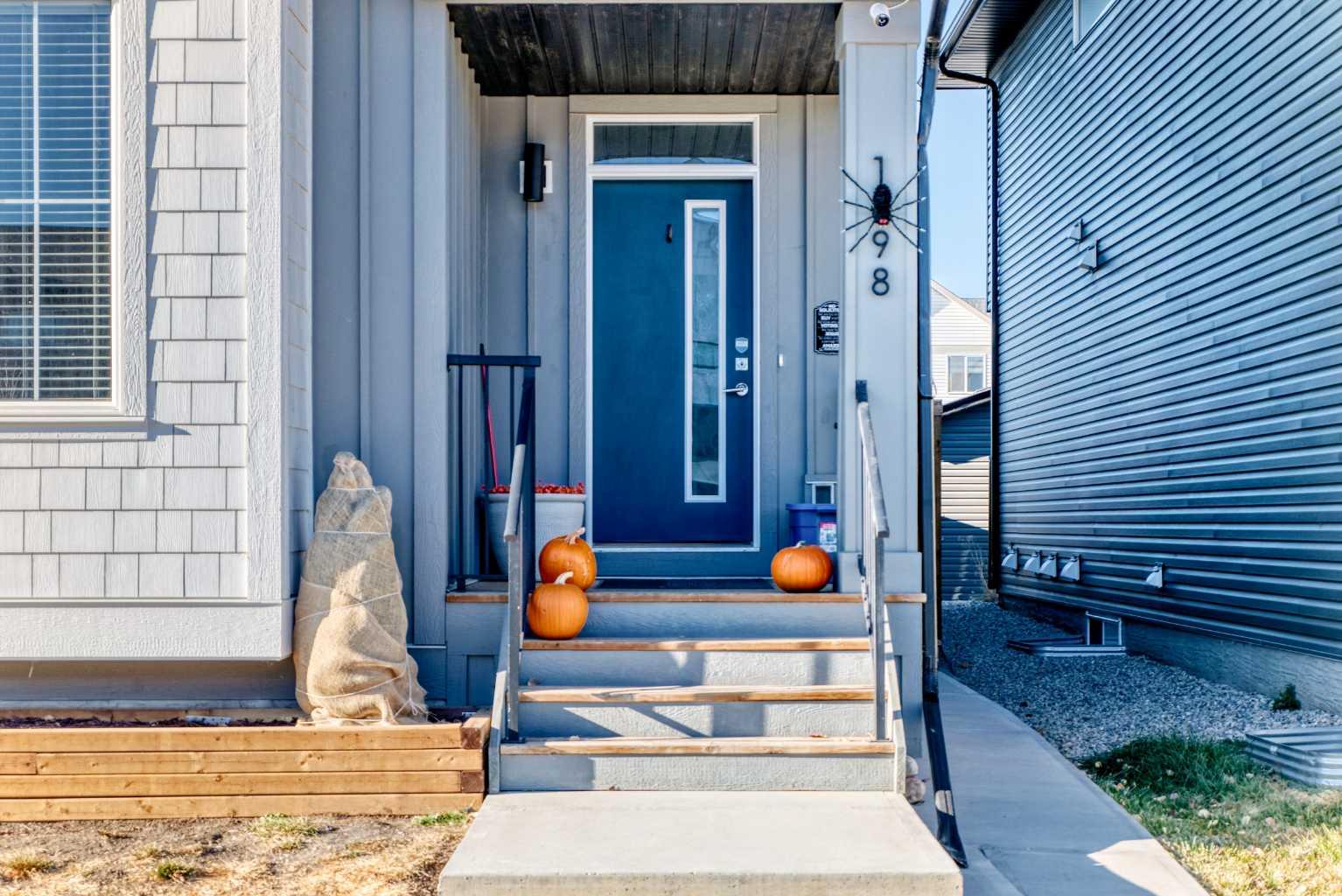 1098 Copperfield Boulevard SE