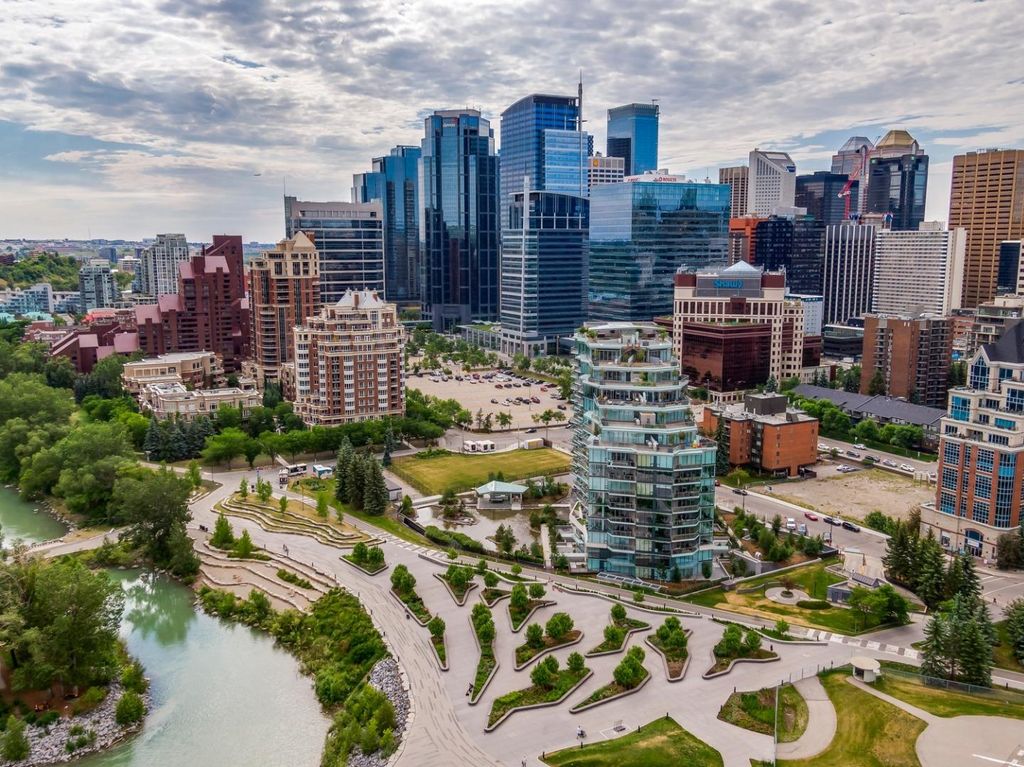 Photo of 738 1 Avenue SW #811, Calgary, AB T2P 5G8 (MLS # A2307451)