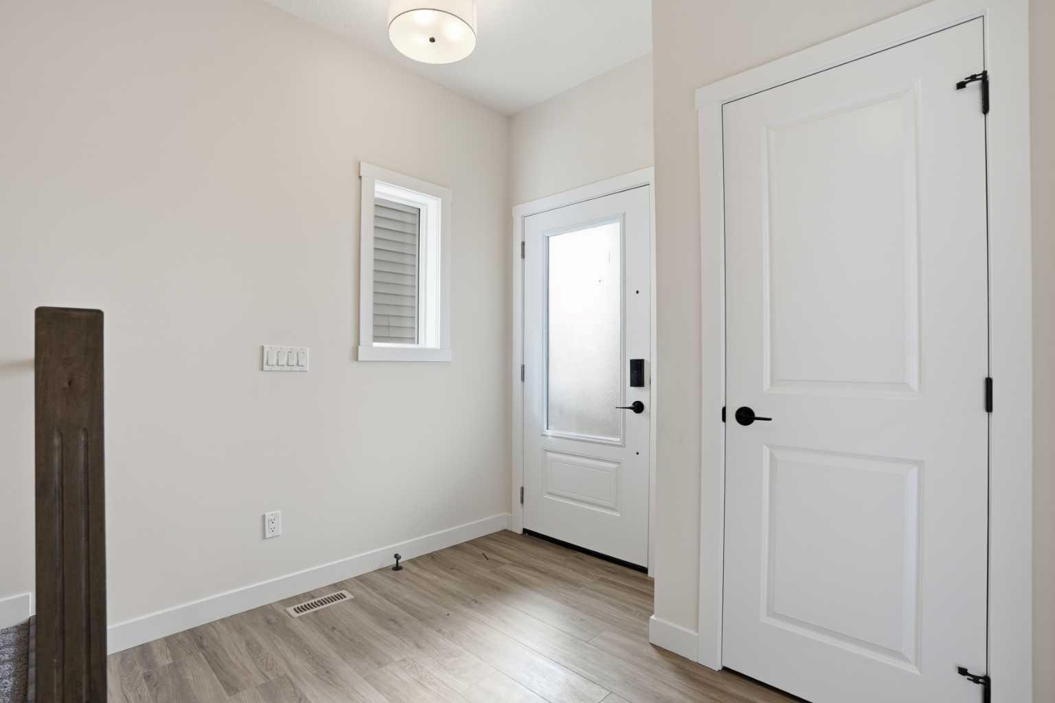 72 Buffaloberry Manor SE