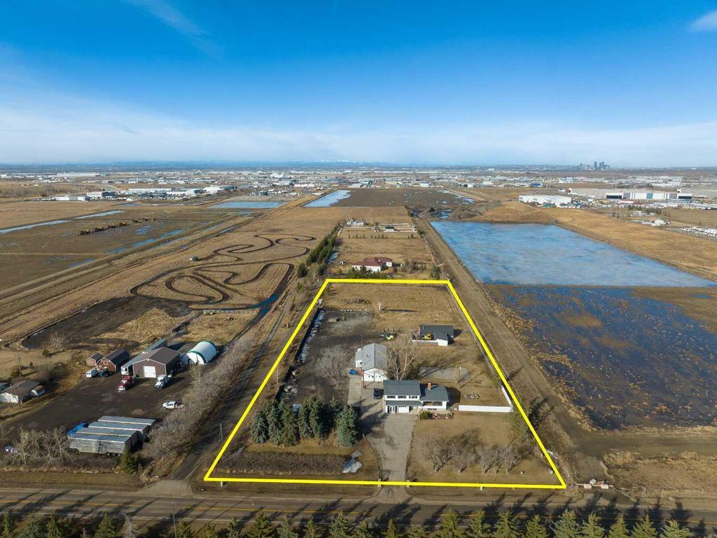 Photo of 235027 Range Road 284, Rural Rocky View County, AB T1X 0J9 (MLS # A2294572)