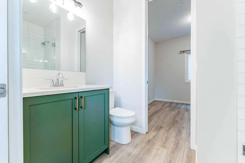 Photo of 16 West Grove Link SW, Calgary, AB T3H 6E3 (MLS # A2329009)