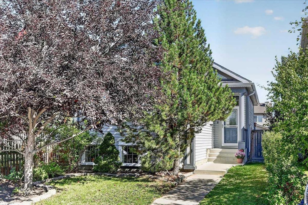 Photo of 23 Copperfield Rise SE, Calgary, AB T2Z 4R6 (MLS # A2339101)