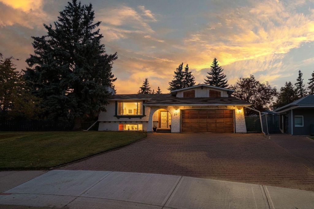 Photo of 20 Allsop Close, Red Deer, AB T4R 1A3 (MLS # A2266978)