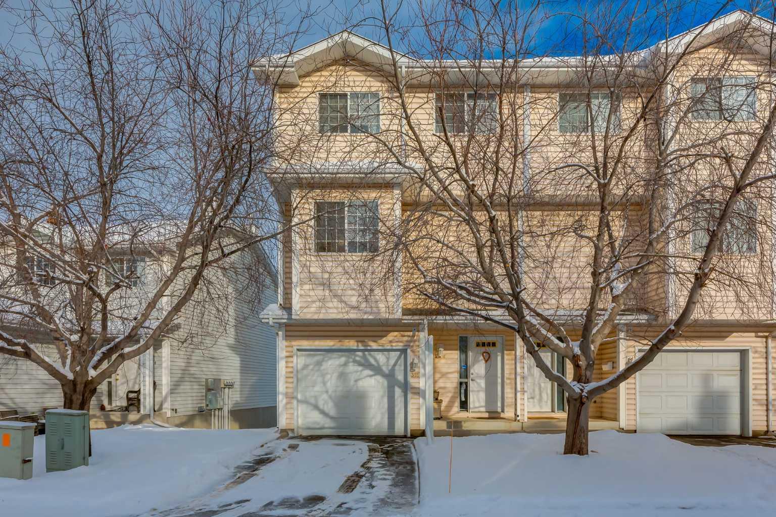 318 Hawkstone Manor NW