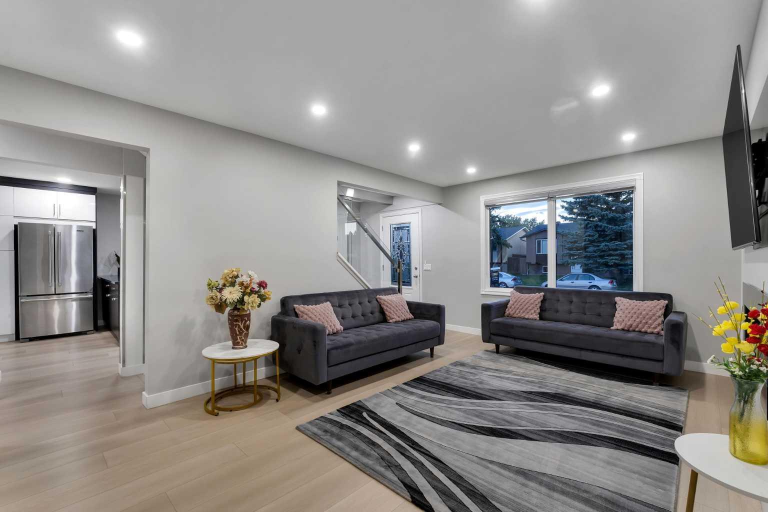 251 Rundlecairn Road NE