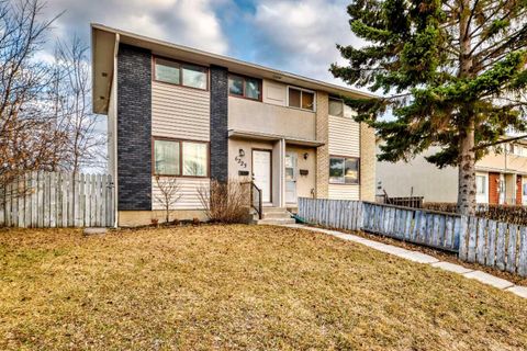 6223 Penedo Way SE Calgary AB T2A 3N2