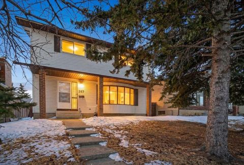 247 Templewood Road NE Calgary AB T1Y 4B1