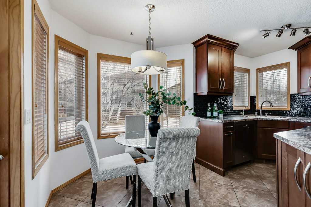 168 Fairways Drive NW