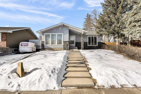 55 Midlake Place SE Calgary AB T2X 1J2
