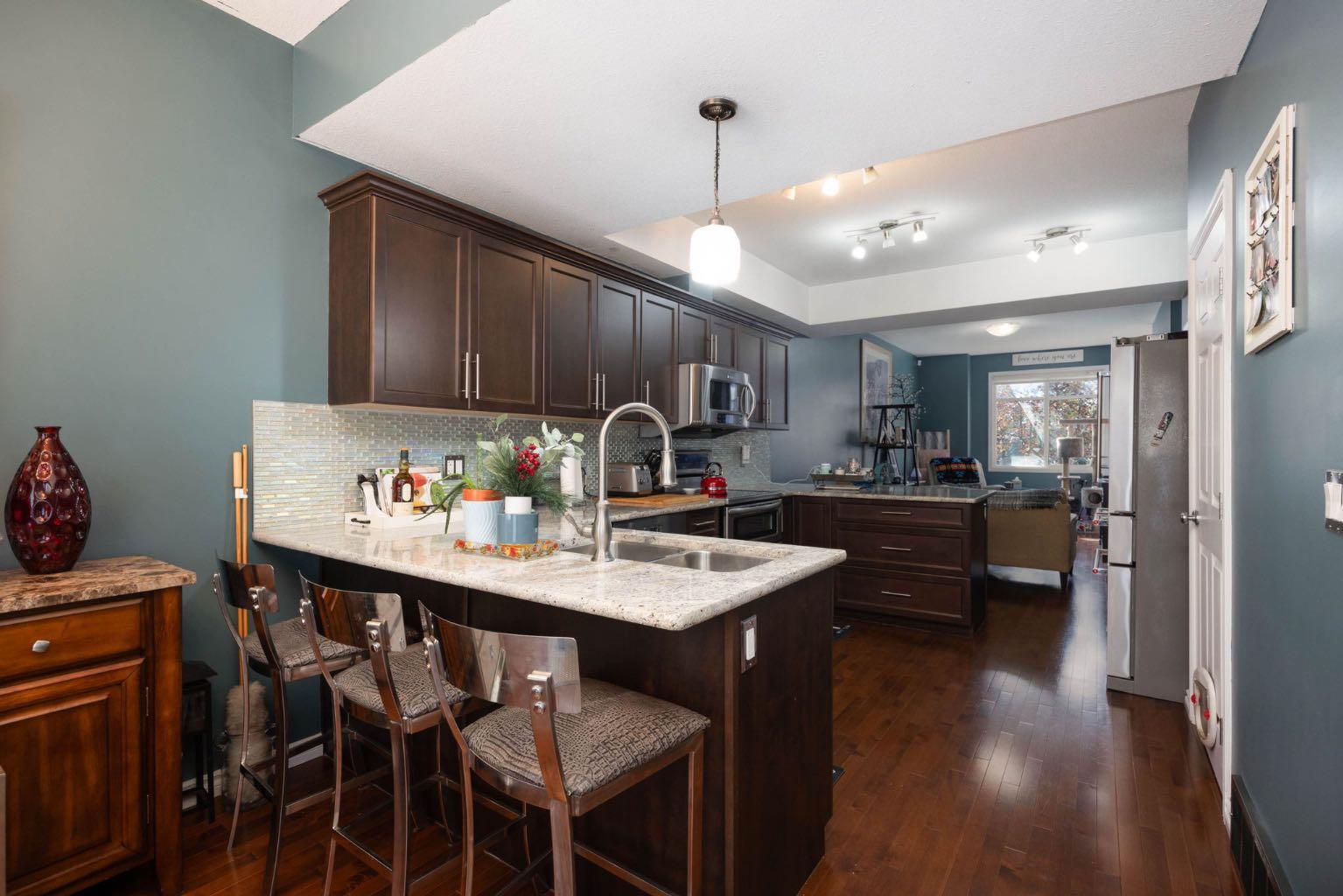 136 Fontaine Crescent 12