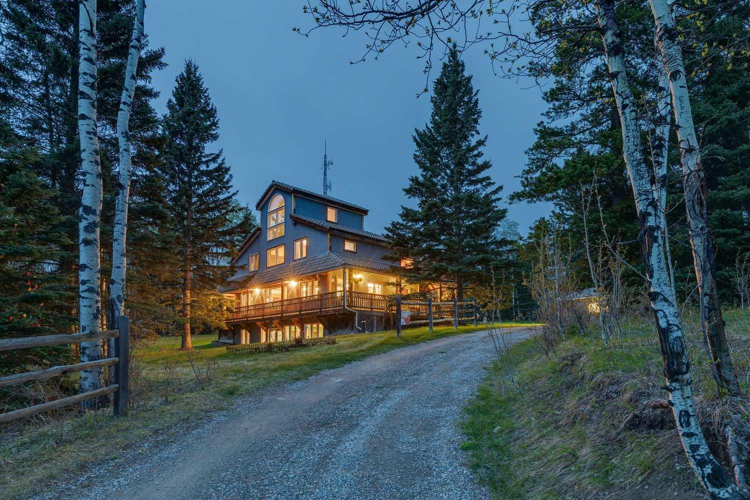 7 Aspen Creek Drive