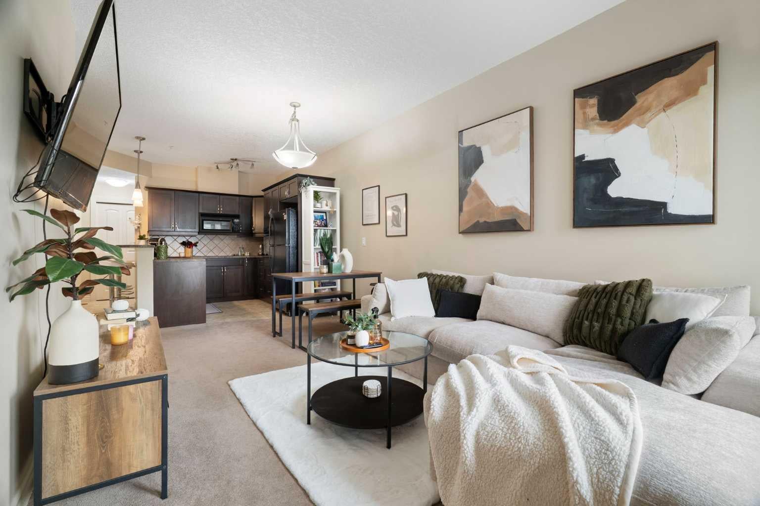 60 Royal Oak Plaza NW 227
