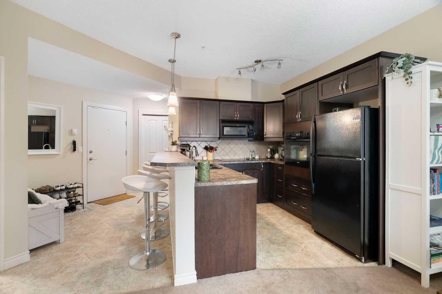 60 Royal Oak Plaza NW 227