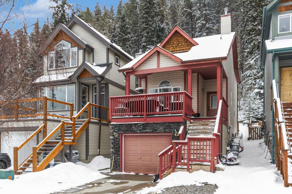 Photo of 931 Wilson Way, Canmore, AB T1W 2Y9 (MLS # A2303769)