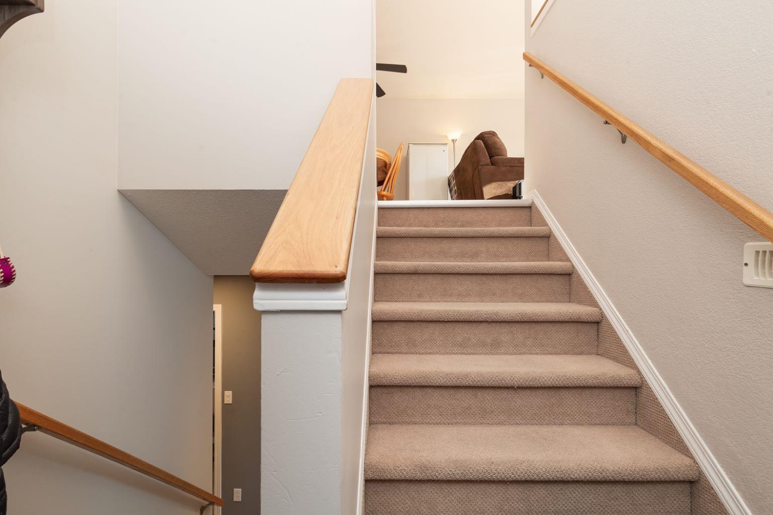 11 Highlands Place W 3