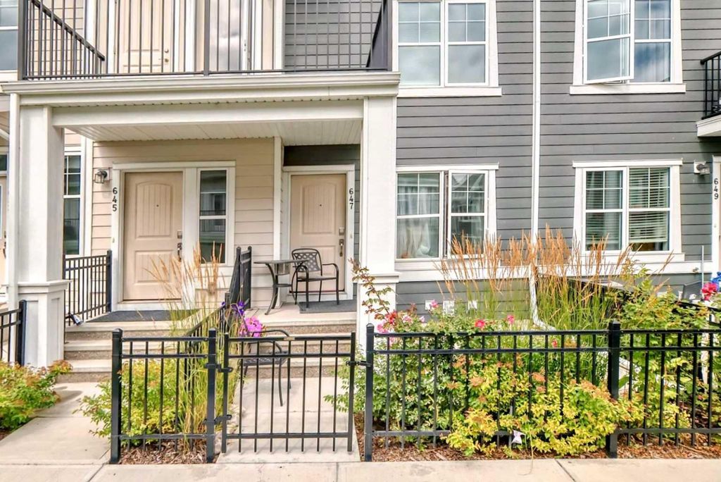 Photo of 647 Cranbrook Walk SE, Calgary, AB T3M 2V5 (MLS # A2301049)