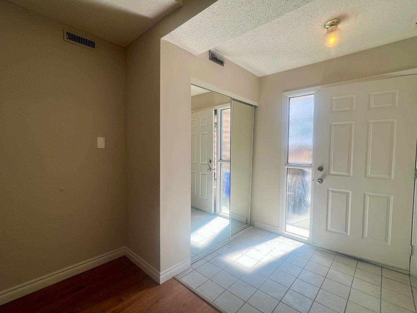 93 Coachway Gardens SW