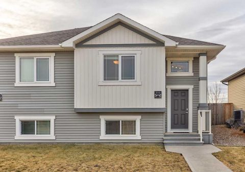316 Coalbanks Boulevard W Lethbridge AB T1J 4V4