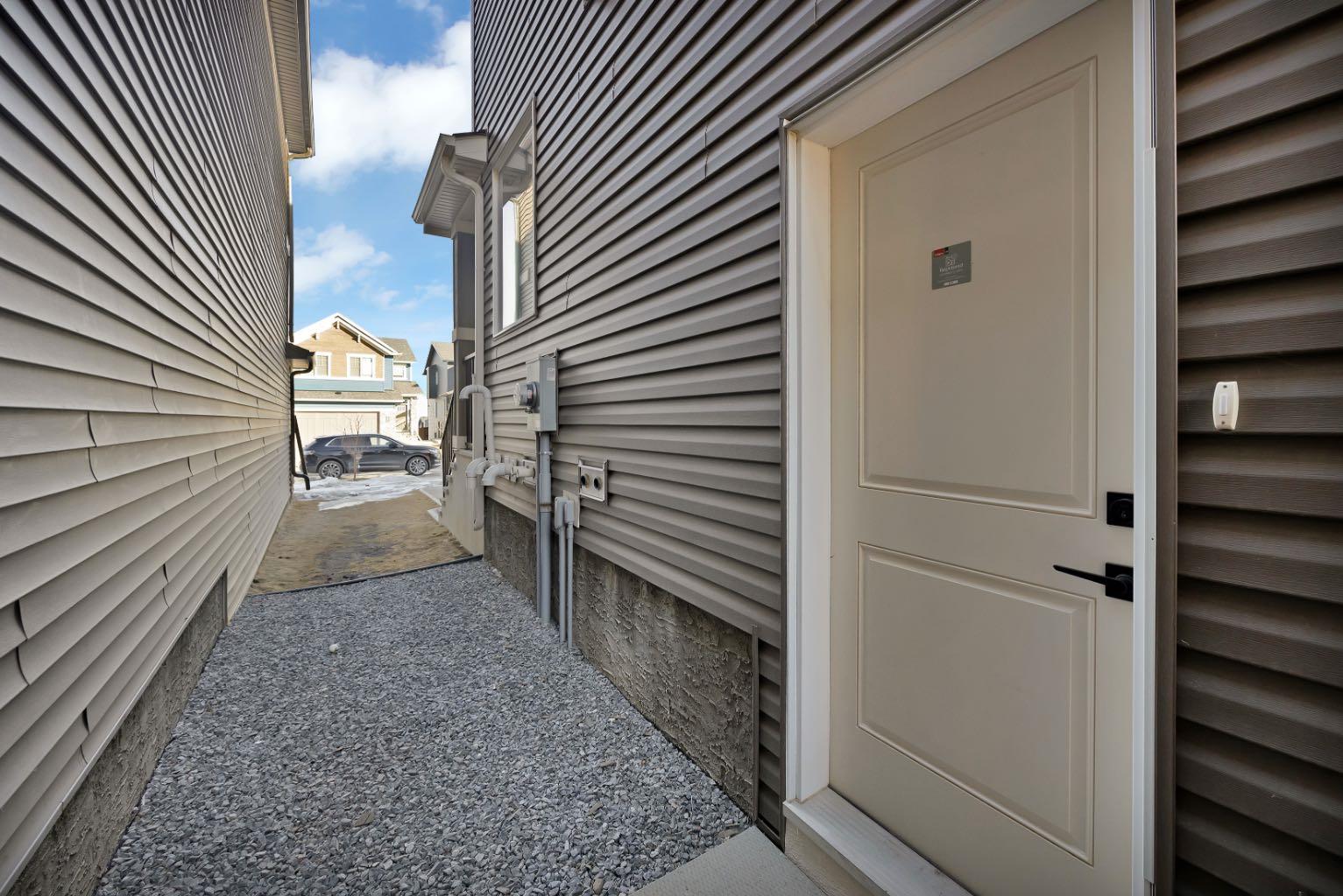 127 Calhoun Crescent NE