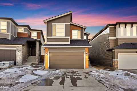 Photo of 127 Calhoun Crescent NE, Calgary, AB T3P 1X9 (MLS # A2290697)