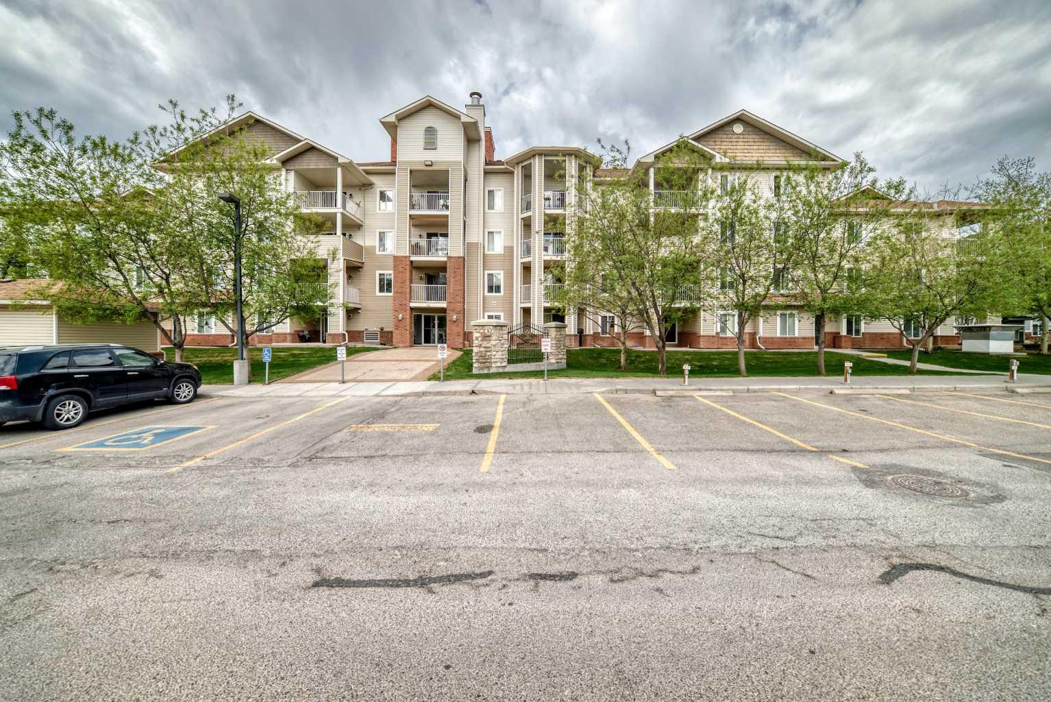 16 Country Village Bay NE 406