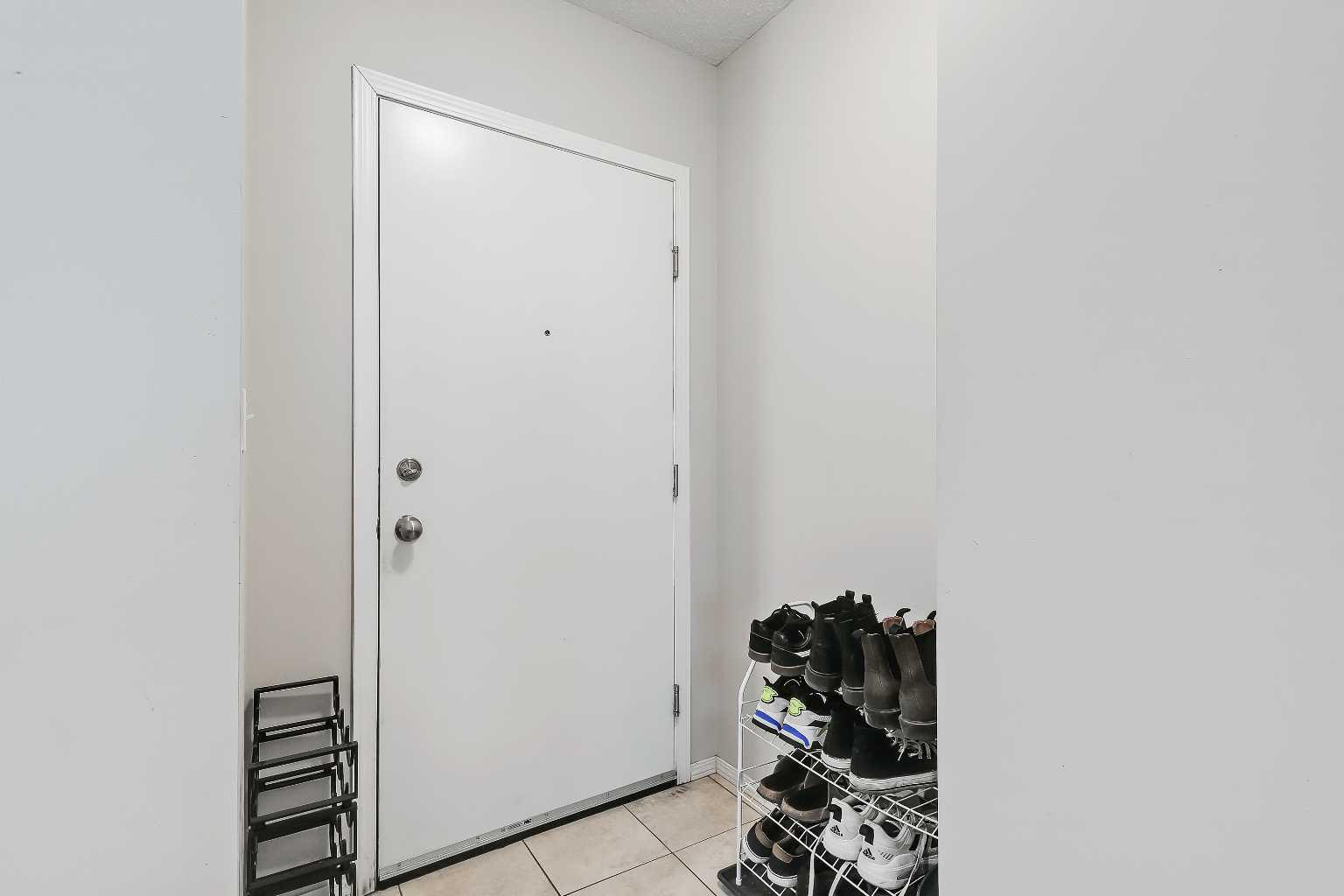 1053 10 Street SW 1807