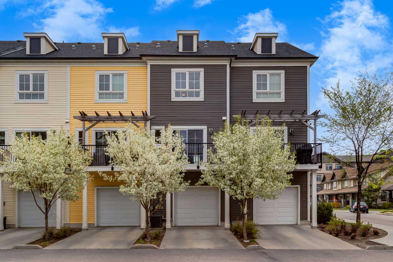 215 Copperpond Common SE