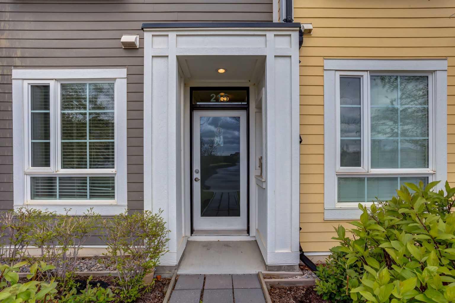 215 Copperpond Common SE