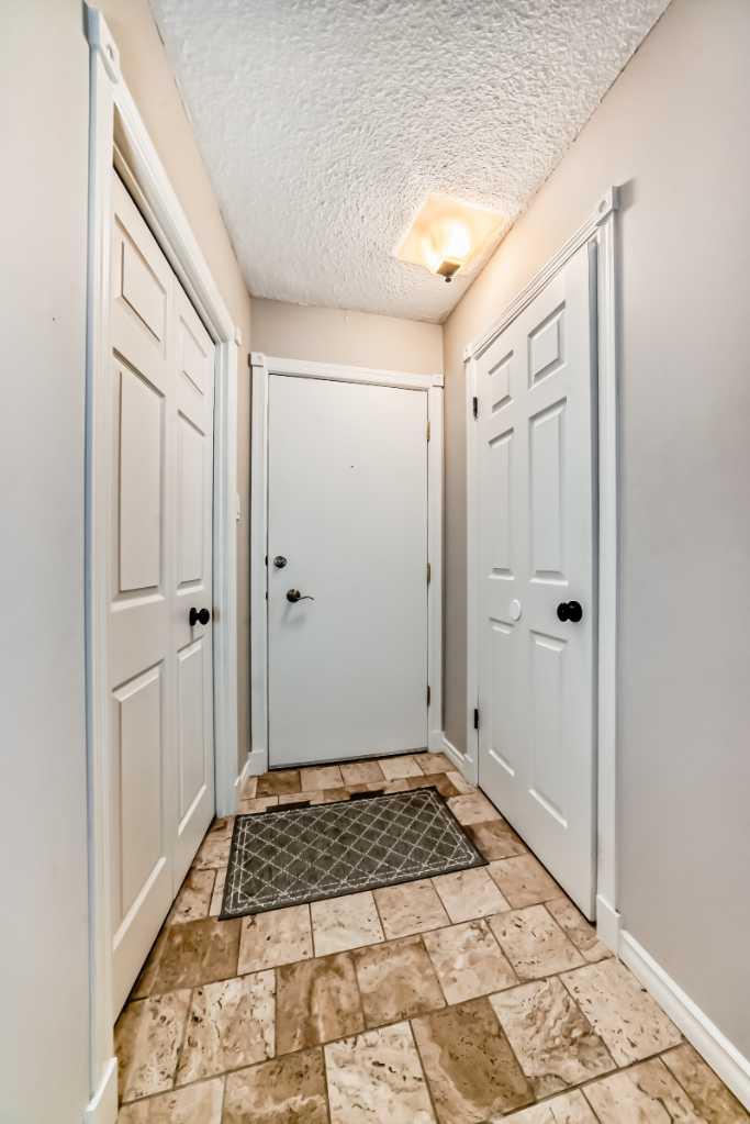 516 Cedar Crescent SW 201