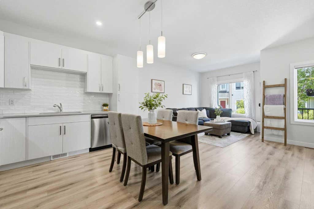 Photo of 535 Canals Crossing SW, Airdrie, AB T4B 4L3 (MLS # A2339042)
