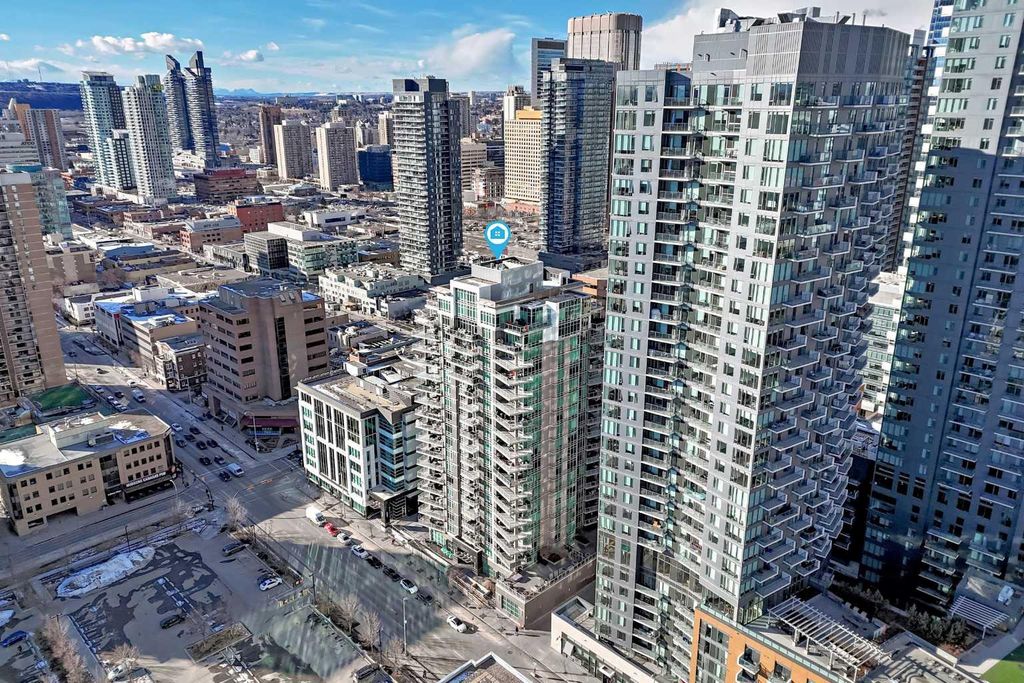 Photo of 530 12 Avenue SW #1802, Calgary, AB T2R 0B1 (MLS # A2288929)