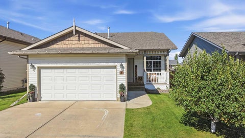 Photo of 14 Wilkinson Circle, Sylvan Lake, AB T4S 2N7 (MLS # A2345932)