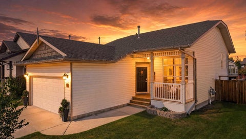 Photo of 14 Wilkinson Circle, Sylvan Lake, AB T4S 2N7 (MLS # A2345932)