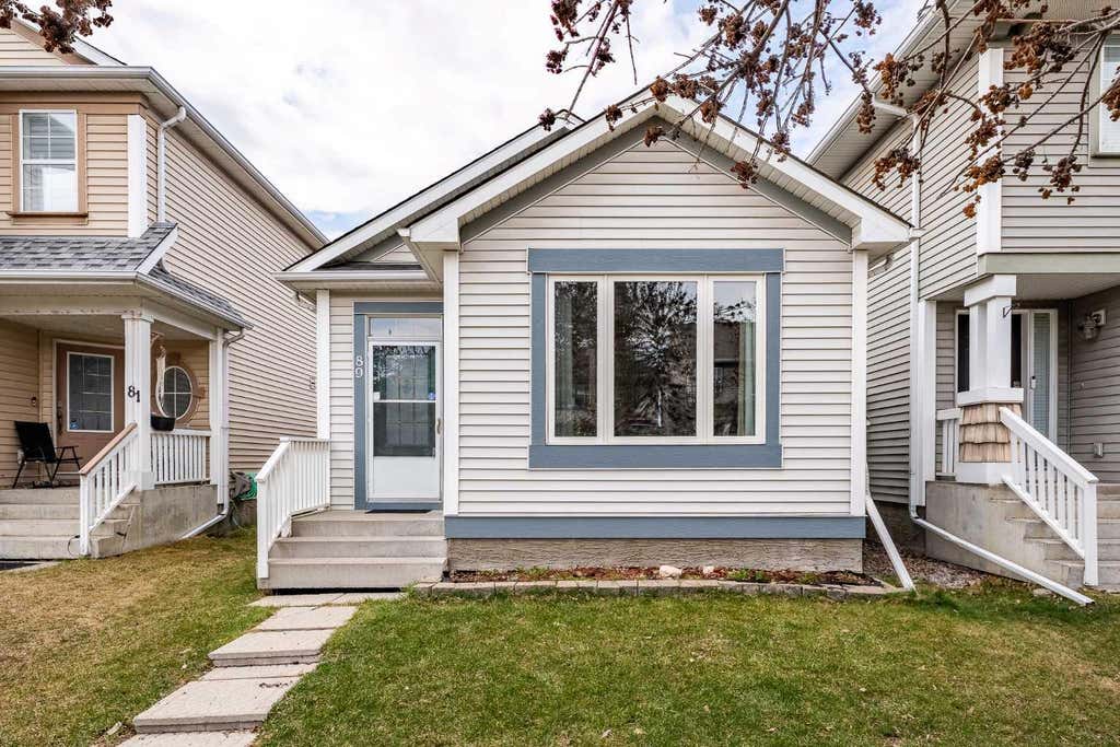 Photo of 89 Prestwick Way SE, Calgary, AB T2Z 3W7 (MLS # A2299240)