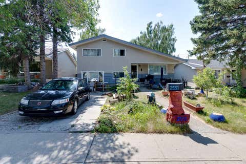 Photo of 2551 Chicoutimi Drive NW, Calgary, AB T2L 0W4 (MLS # A2335822)