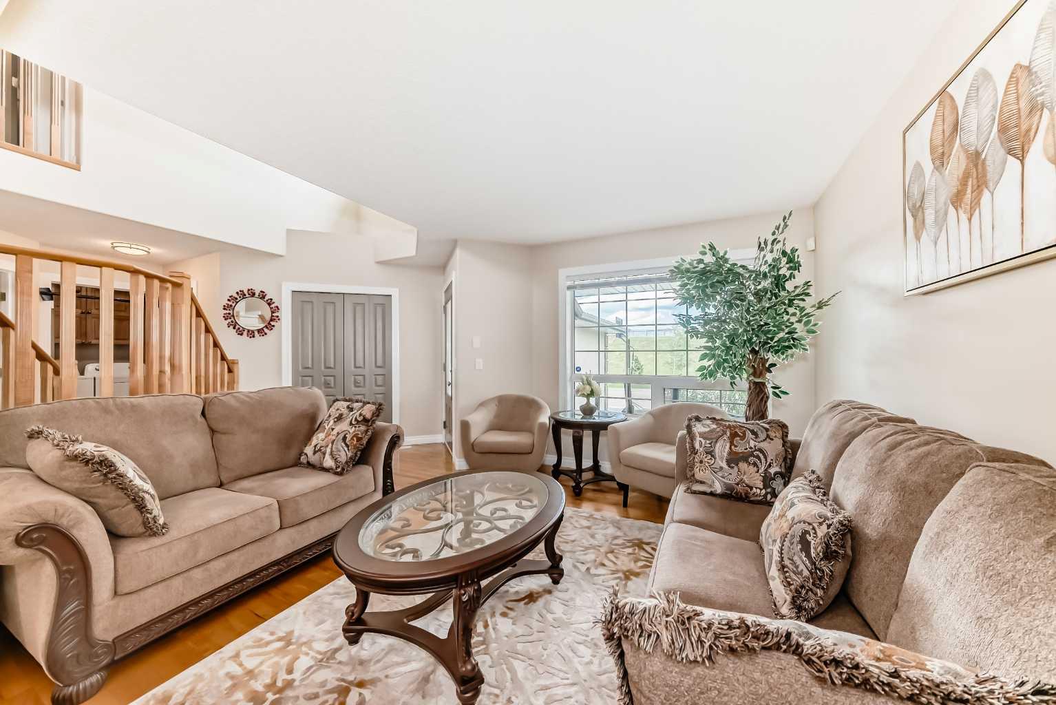 146 Scenic View Close NW