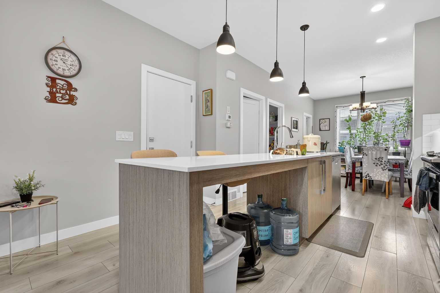 132 Corner Meadows Gate NE