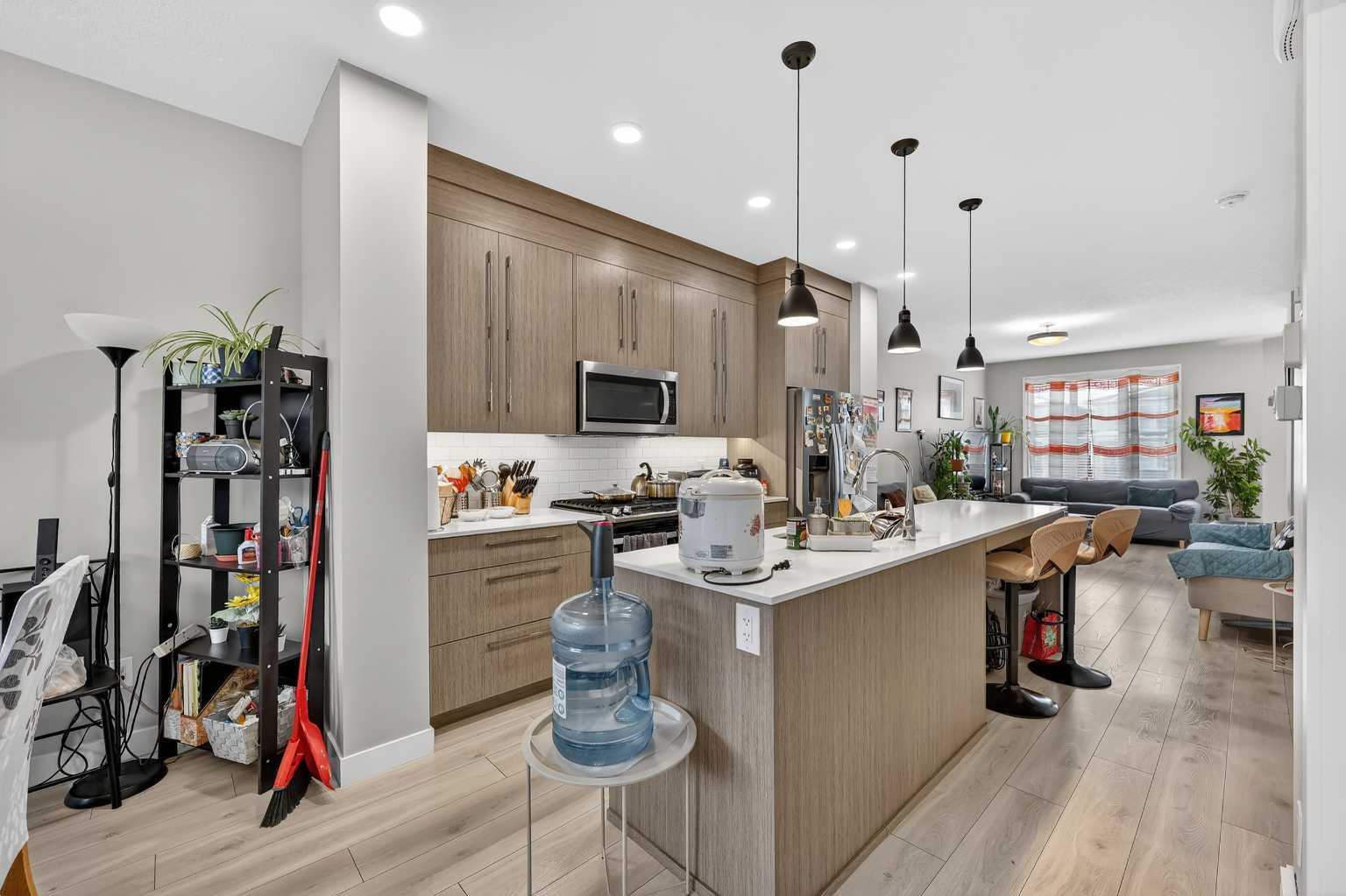 132 Corner Meadows Gate NE