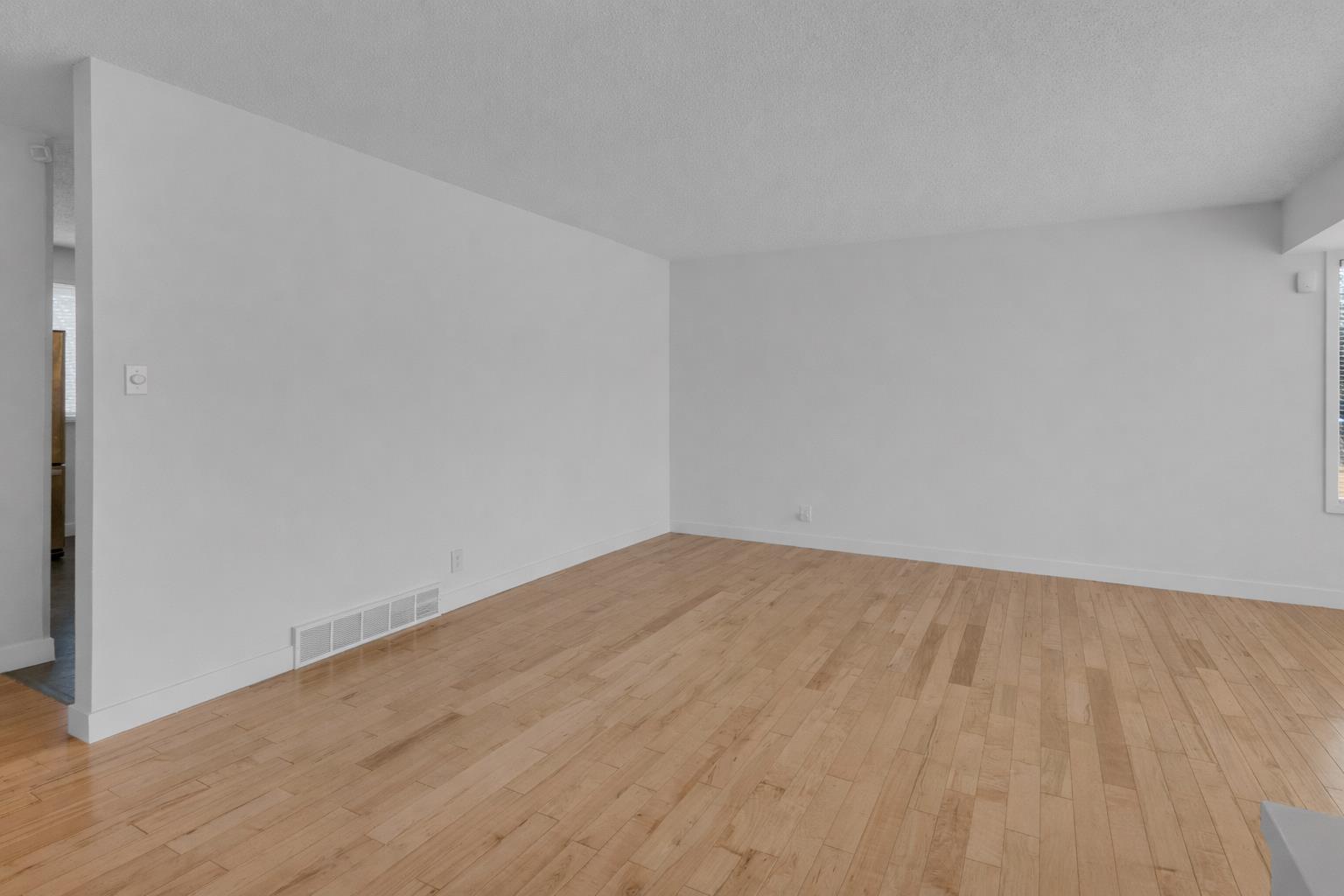 6312 Thorncliffe Drive NW