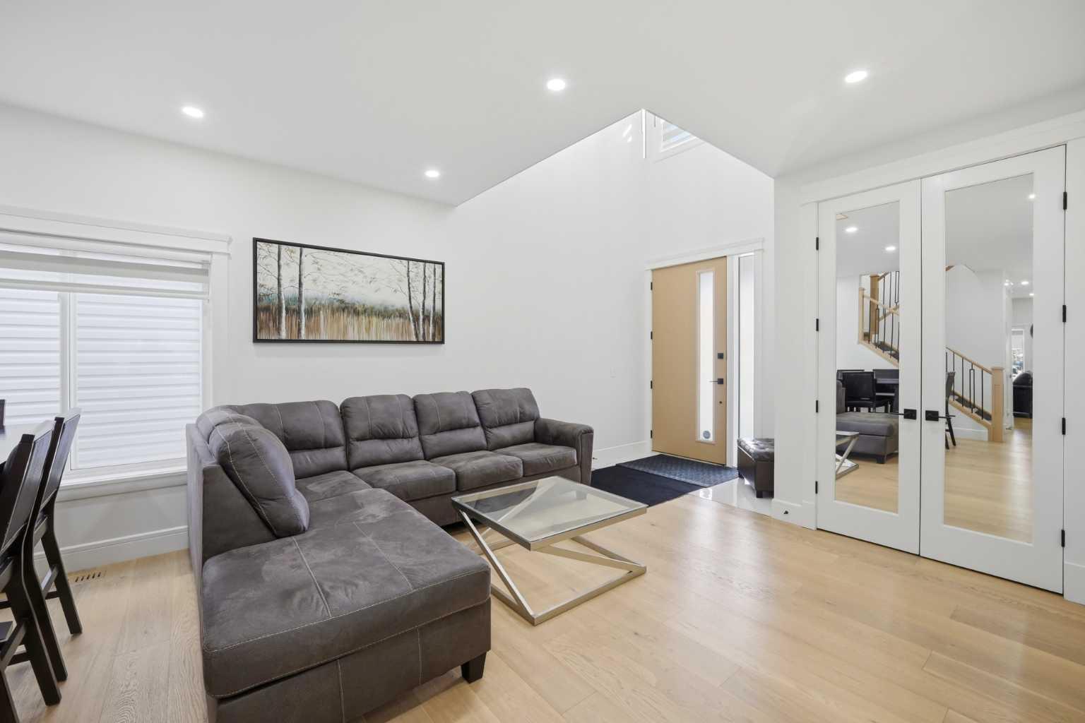15 Saddlecrest Link NE