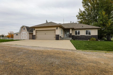 Photo of 429 S 2 Street W, Magrath, AB T0K 1J0 (MLS # A2351549)