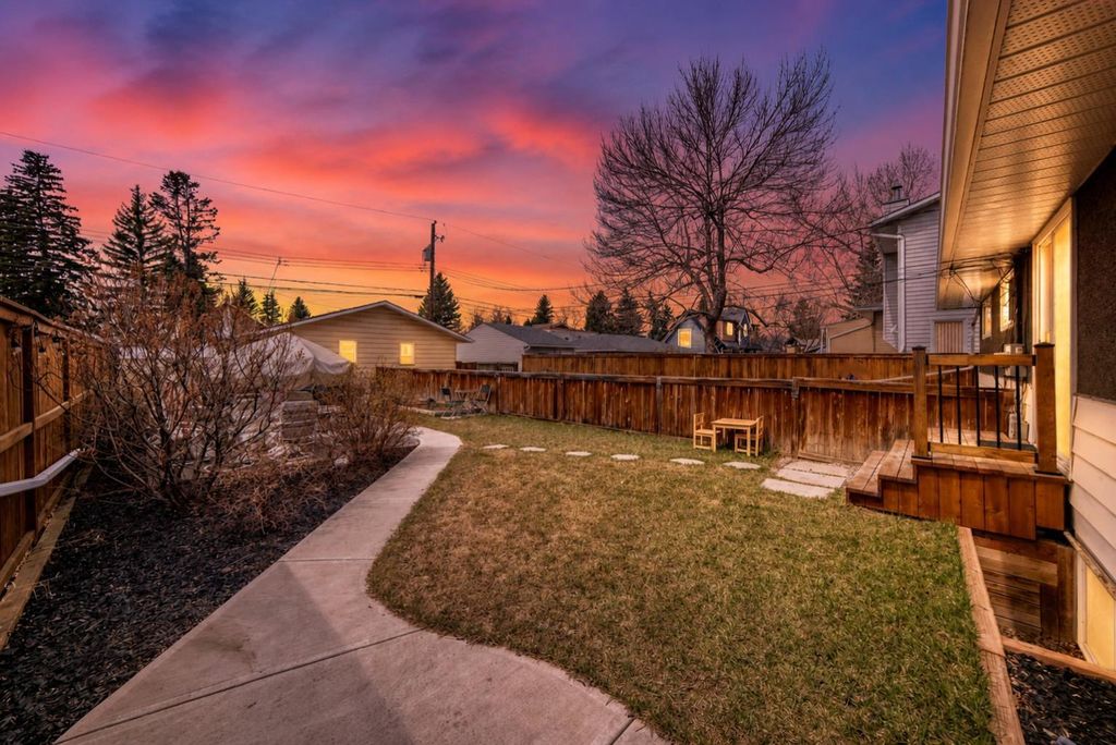 Photo of 417 37 Street SW, Calgary, AB T3C 1R7 (MLS # A2306857)
