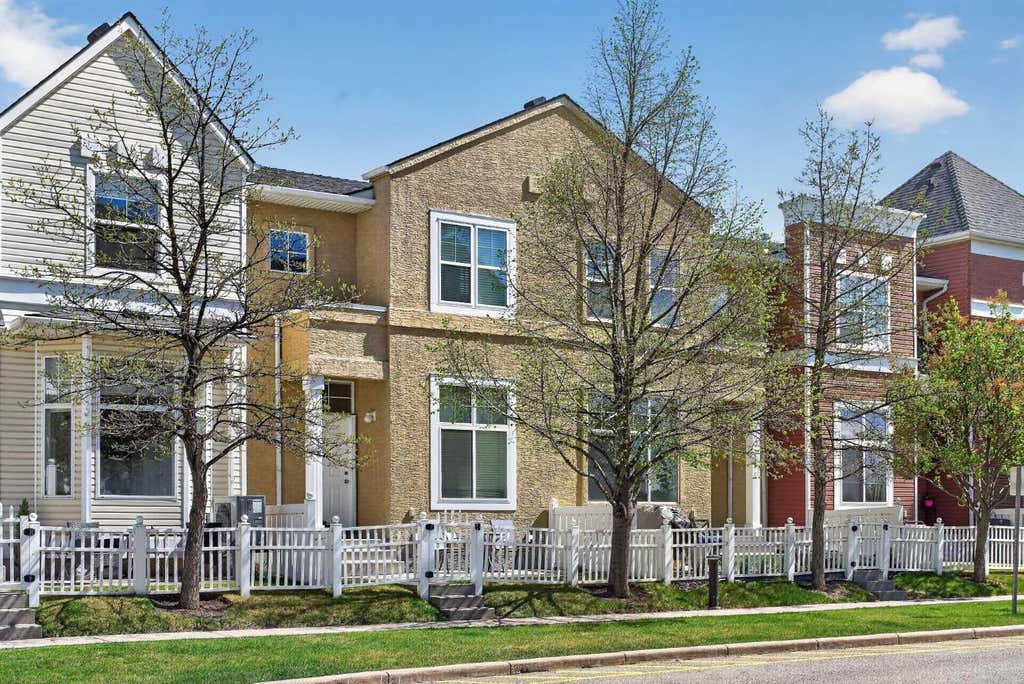 Photo of 138 Promenade Way SE, Calgary, AB T2Z 4E9 (MLS # A2305917)