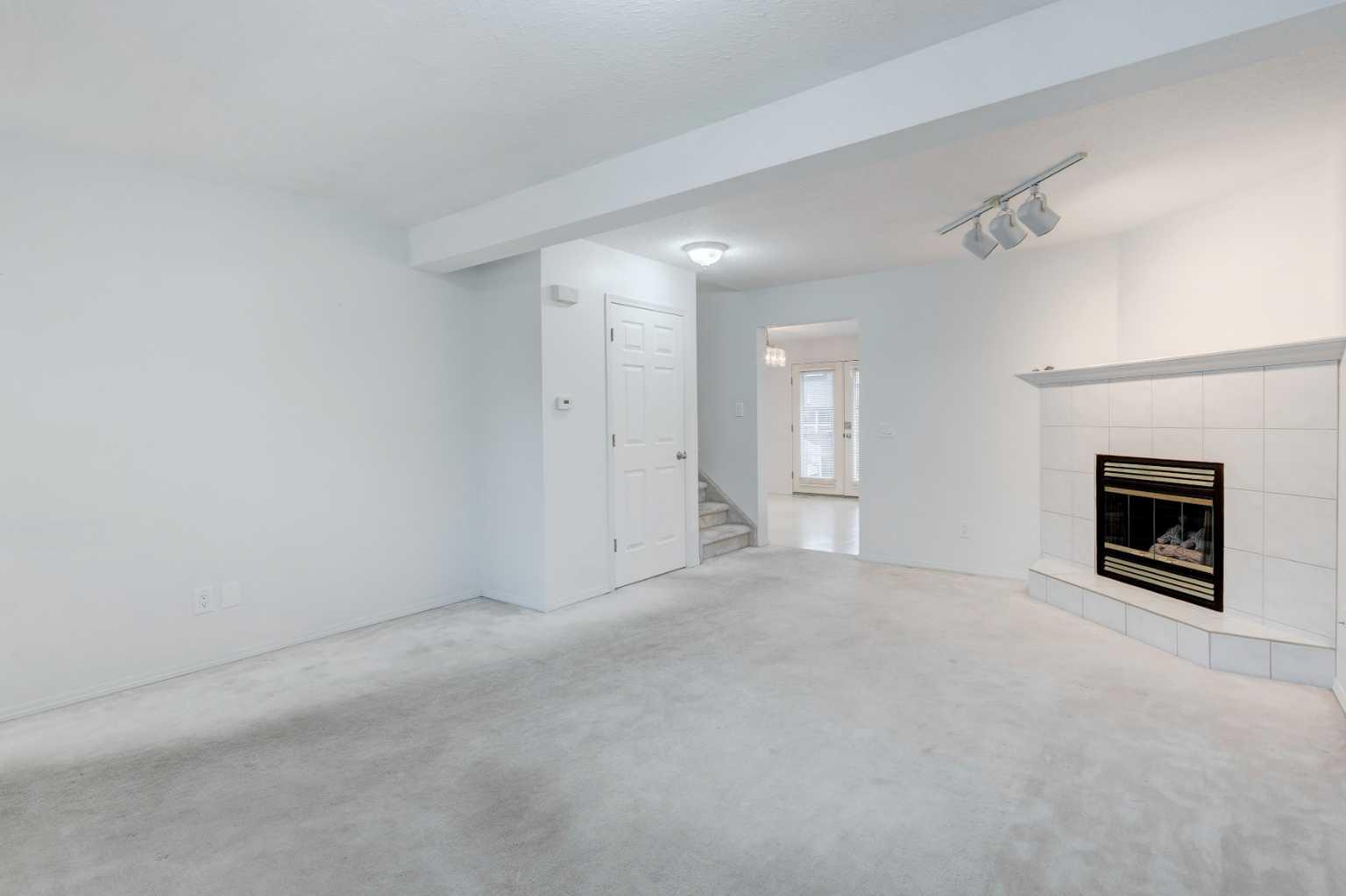26 Sandpiper Court NW