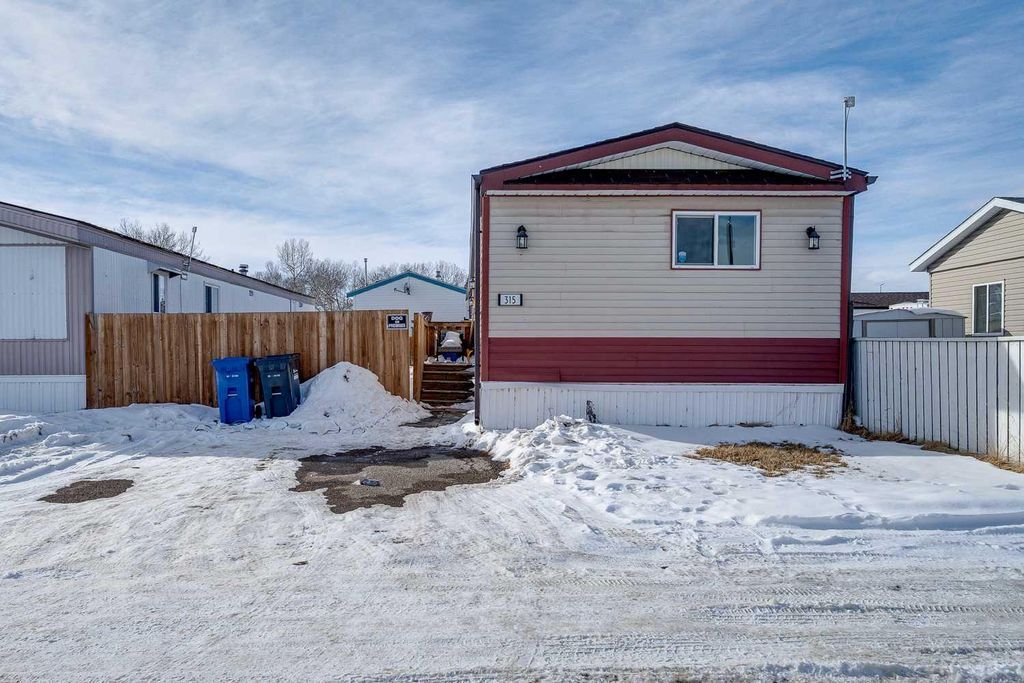 Photo of 5344 76 Street #315, Red Deer, AB T4P 2A6 (MLS # A2288715)