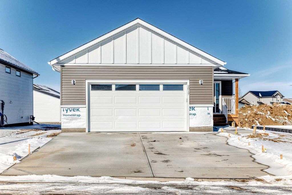 Photo of 2017 30 Avenue, Nanton, AB T0L 1R0 (MLS # A2292953)