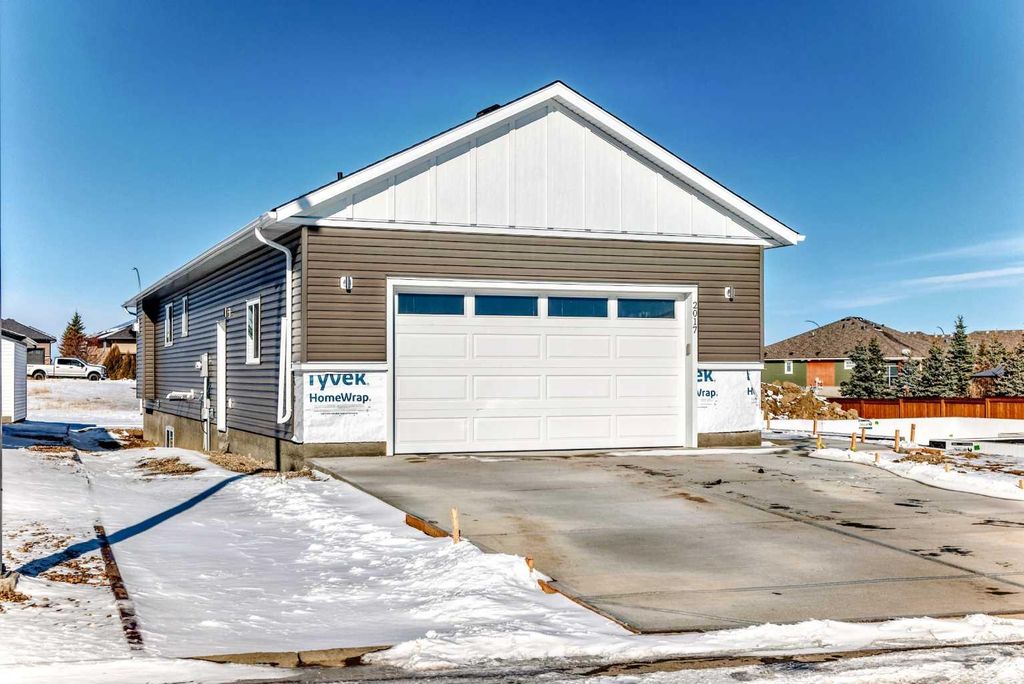 Photo of 2017 30 Avenue, Nanton, AB T0L 1R0 (MLS # A2292953)