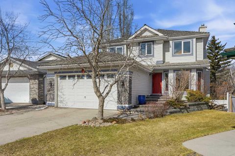 Photo of 444 Douglas Glen Close SE, Calgary, AB T2Z 3A4 (MLS # A2302233)