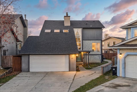 Photo of 32 Castleglen Court NE, Calgary, AB T3J 2B8 (MLS # A2353734)