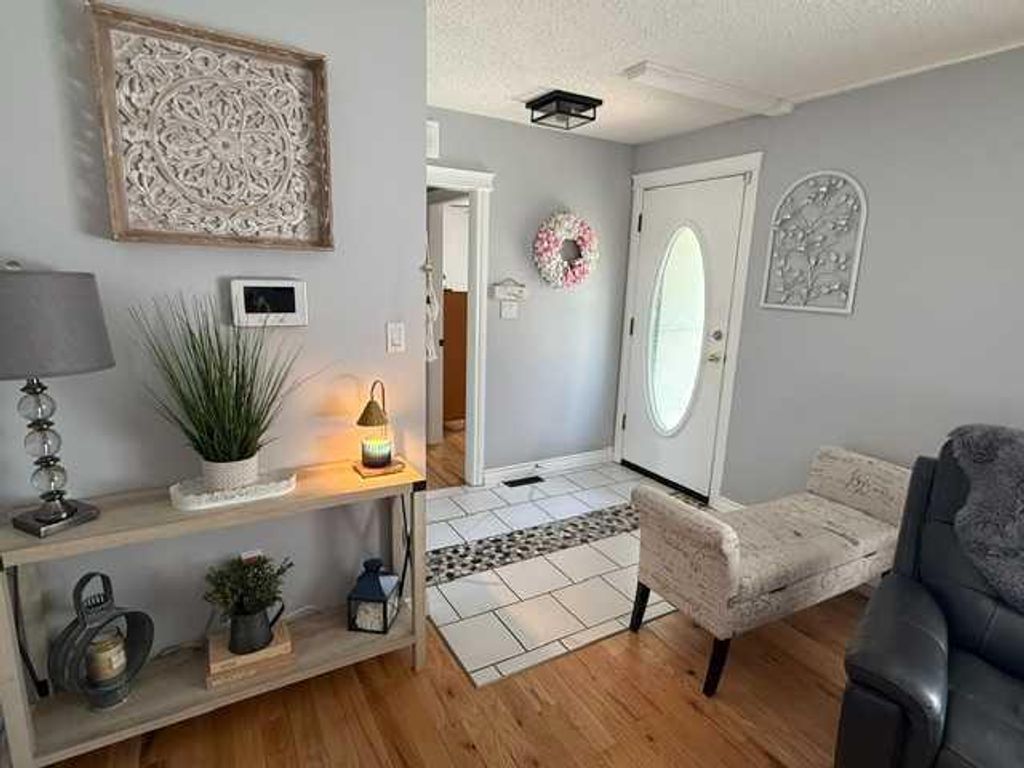 Photo of 430 3 Avenue E, Drumheller, AB T0J 0Y4 (MLS # A2314232)
